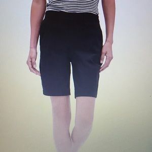 GAP 10” Black Bermuda Shorts